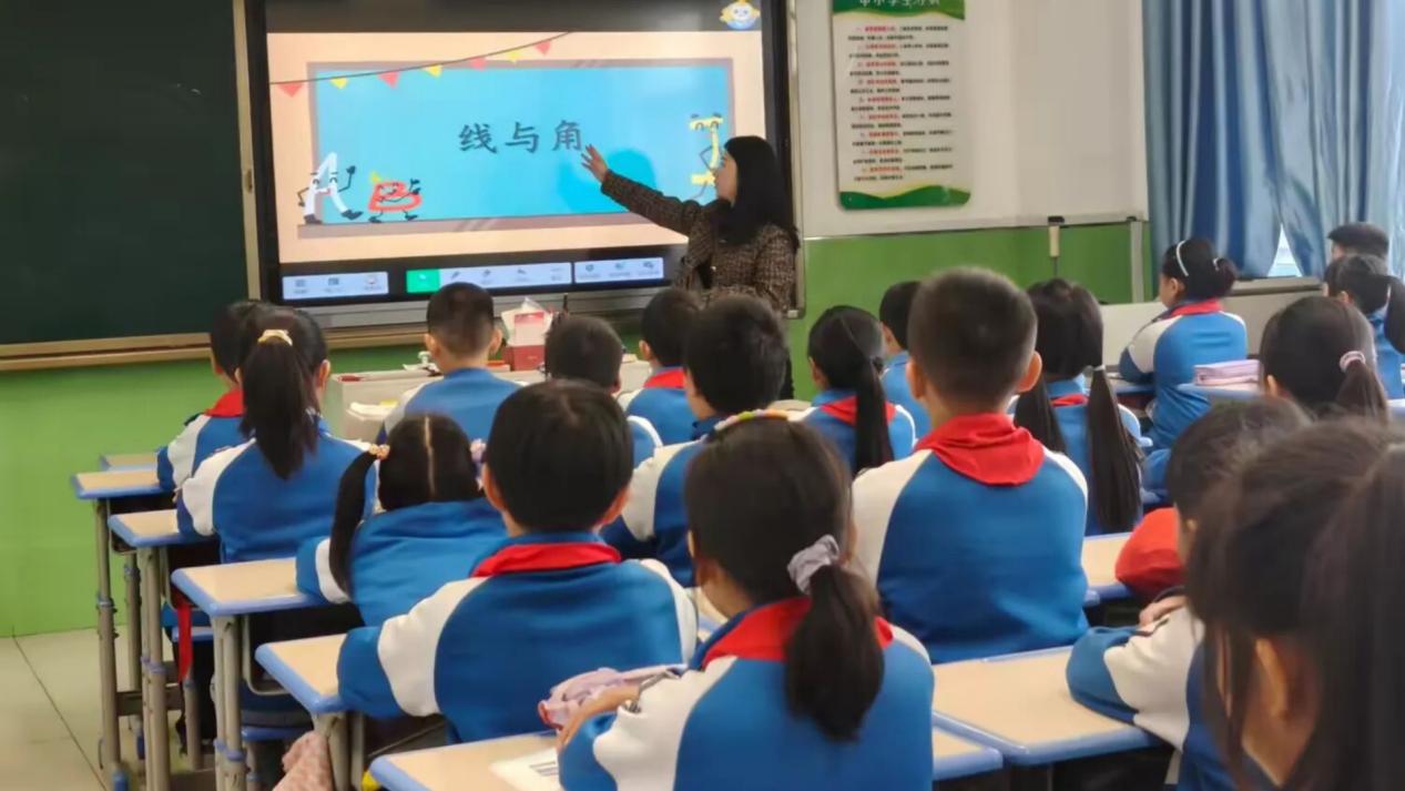 线角寻趣启智 西安市灞桥区官厅小学四年级数学实践活动赋能成