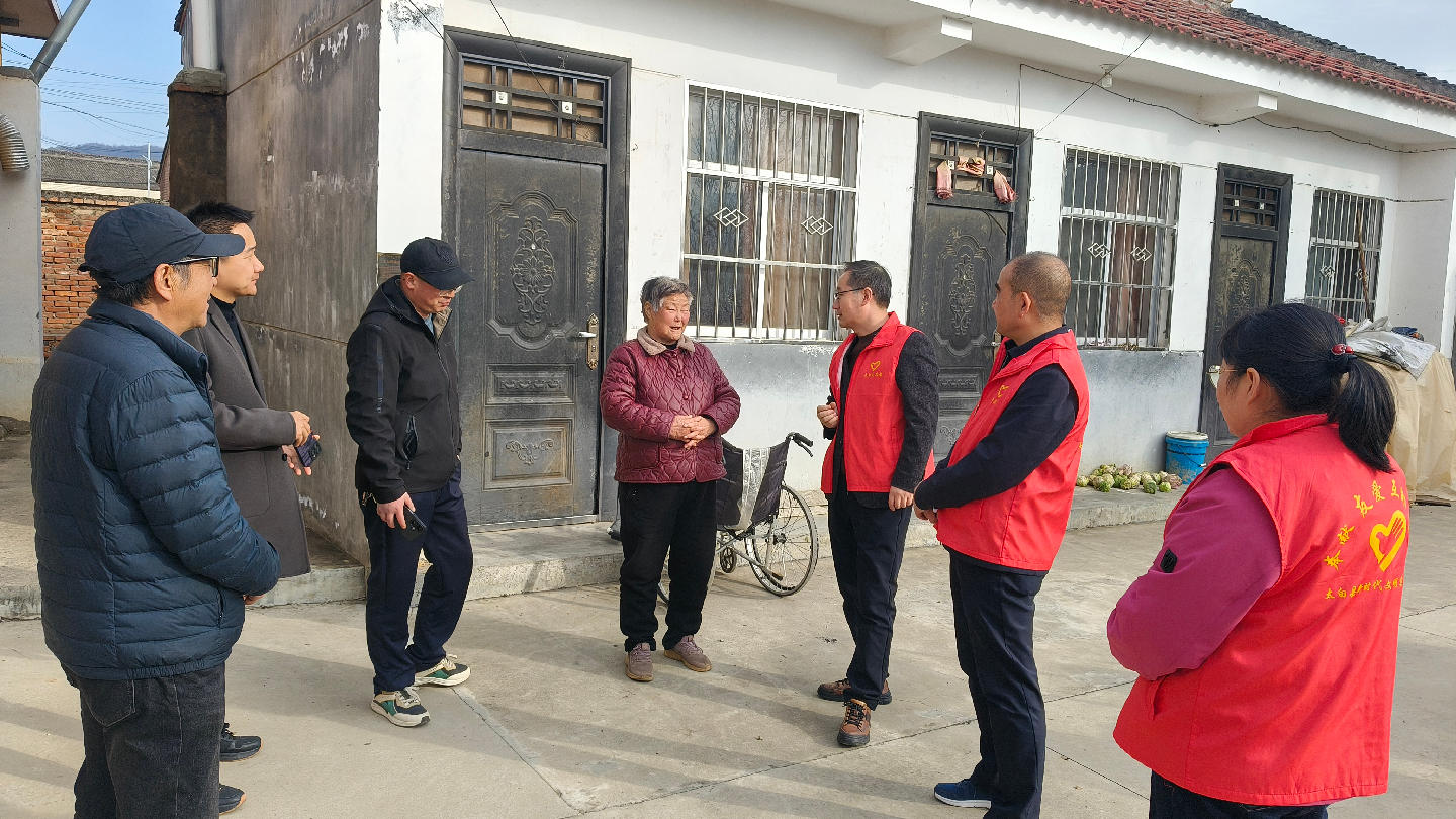<b>宝鸡市太白县委深入包抓村开展入户走访</b>
