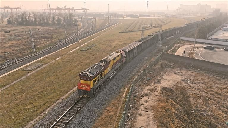 <b>陕西首趟“长安·天路”进藏班列发出  </b>