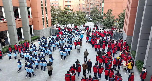 <b>陕西咸阳中学：品字谜雅趣 迎元旦佳节</b>