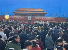 <b>河南乡土画家吴承言以画笔绘就乡愁 点亮乡村振兴路</b>