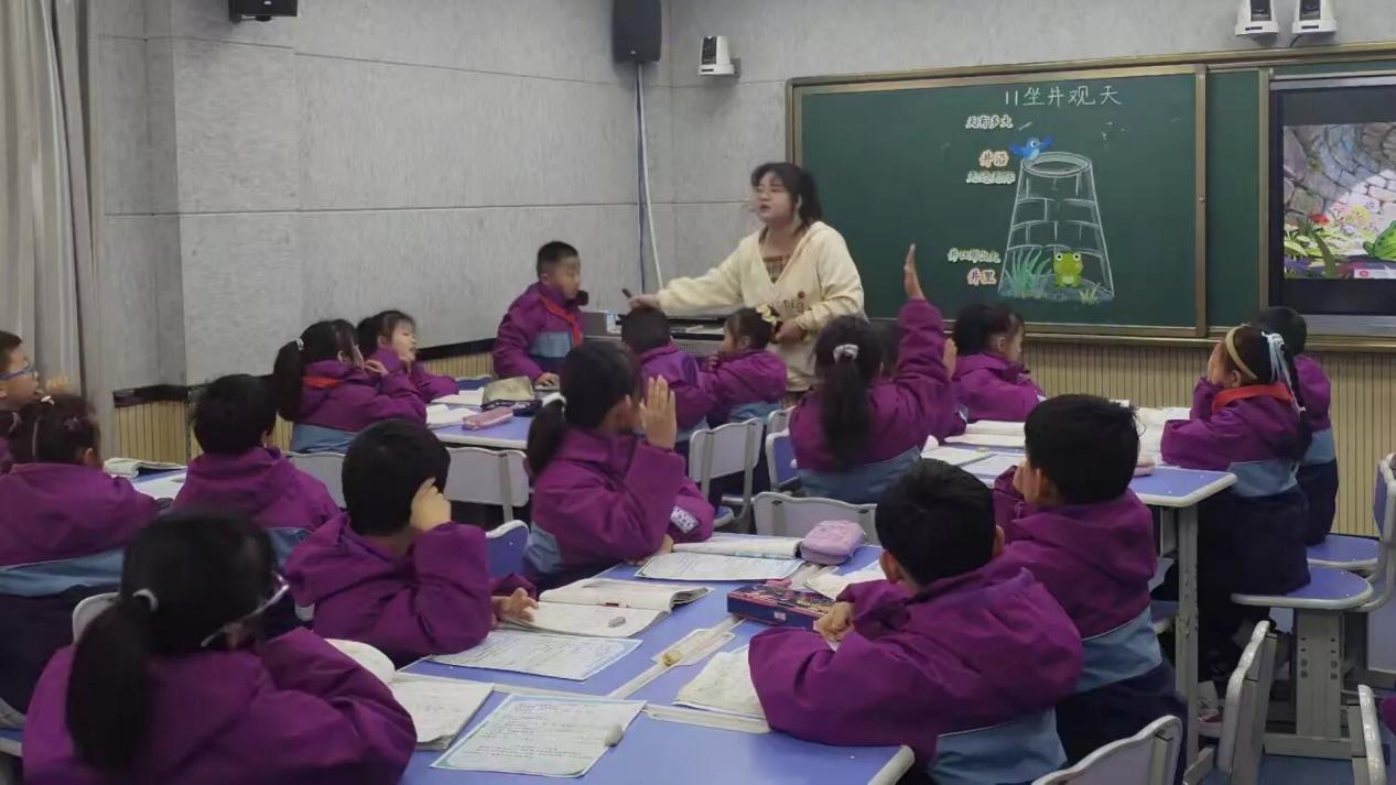 青蓝携手促课堂提质增效 灞桥区席王中心小学开展新入职教师汇