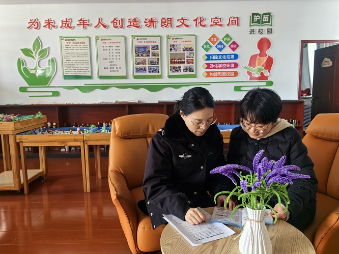 “警察蓝”护航“少年强”！榆林市府谷县公安织密校园安全防