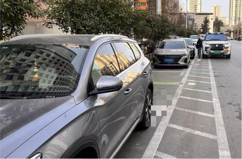 <b>陕西两地宣布：春节期间免费停车→</b>