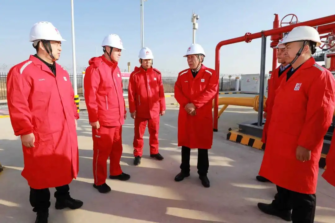 <b>延长气田公司党委书记郭广文深入生产一线开展春节慰问和安全检查</b>