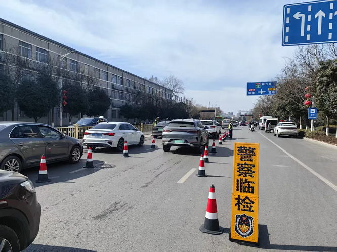 <b>西安交警严查酒后驾驶，2月已查处433人</b>