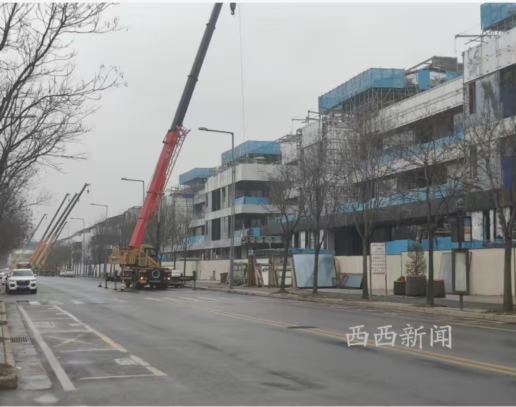 媒体曝光后迅速整改，曲江占道近一年建材终被清走