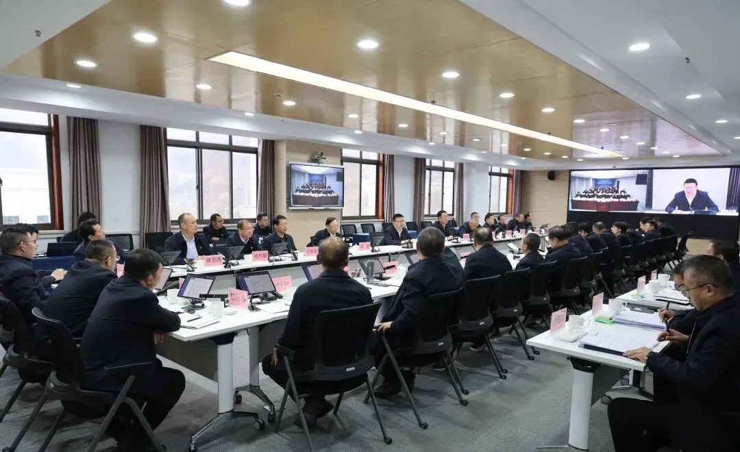 延长油田公司召开安委会、环委会、消委会（扩大）会议