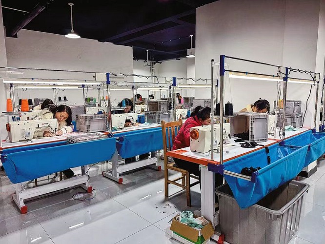 商洛市丹凤县建成毛绒玩具生产基地 　　