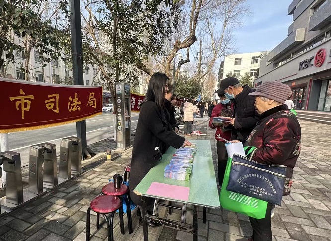 商洛市司法局开展“三八”妇女维权周集中法治宣传活动     