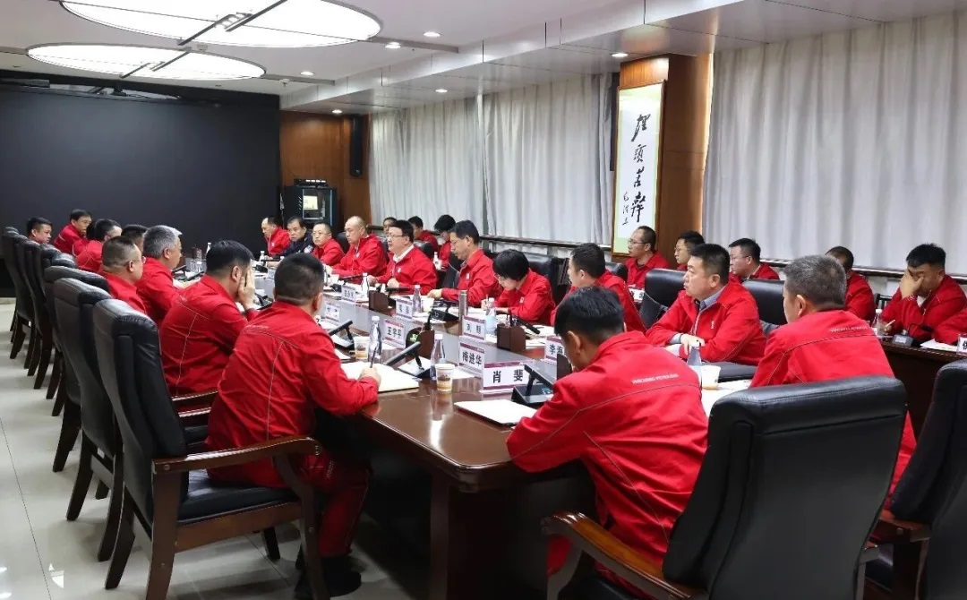 延长油田公司党委书记高振东赴定边采油厂开展调研