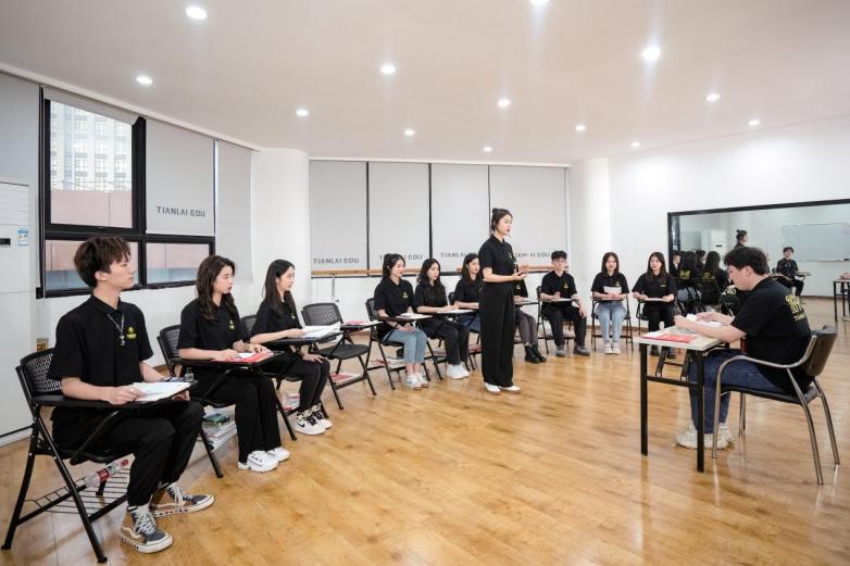 <b>重庆“天籁播音”艺考机构：脚踏实地逐梦 学会“从容表达”</b>