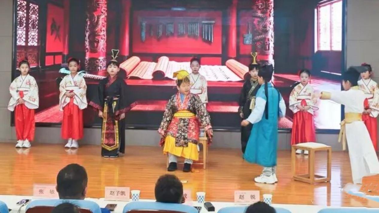 灞桥区纺织城小学富力分校科技之春宣传月：探索科技奥秘 点亮