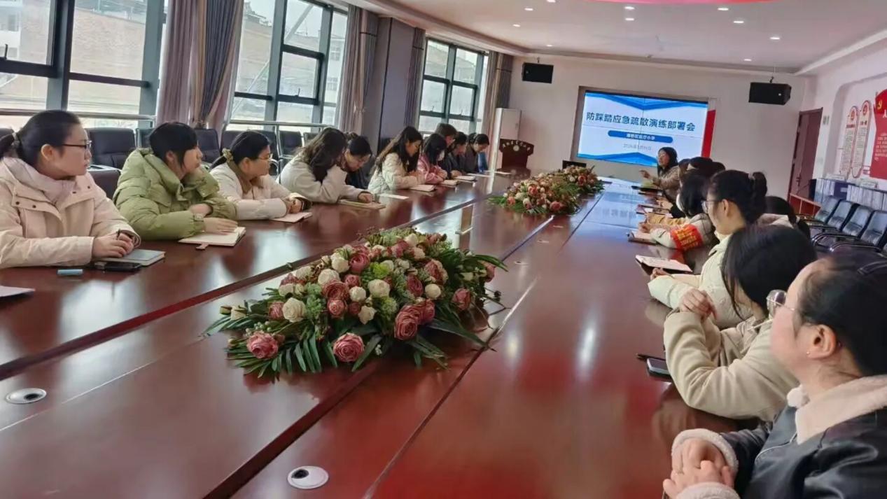 以演练筑防线，以责任护成长 灞桥区官厅小学开展防踩踏应急疏