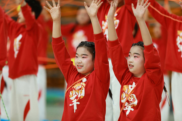 <b>宝鸡市眉县：百合绽放“乒”搏正酣</b>