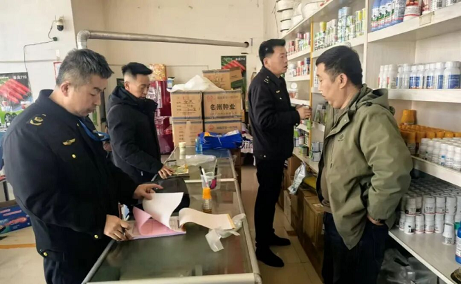 <b>榆林市靖边县农业综合执法大队开展春季农资门店专项检查工作</b>