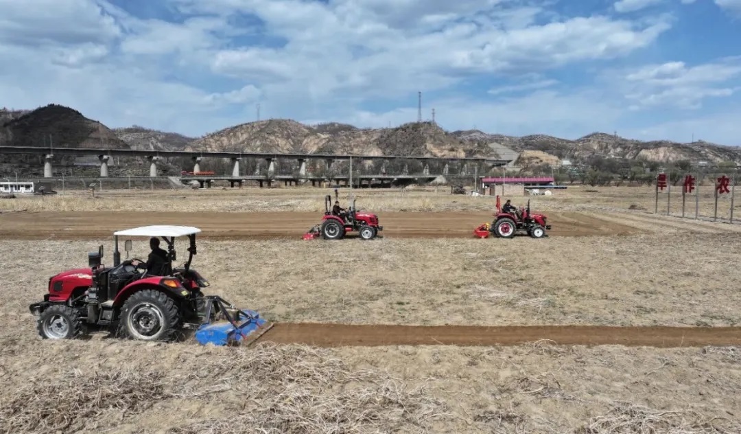 榆林市子洲县：农机社会化服务 “耕”出新图景