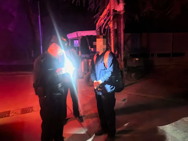 <b>宝鸡市太白县：为民服务无小事 深夜救助暖民心</b>