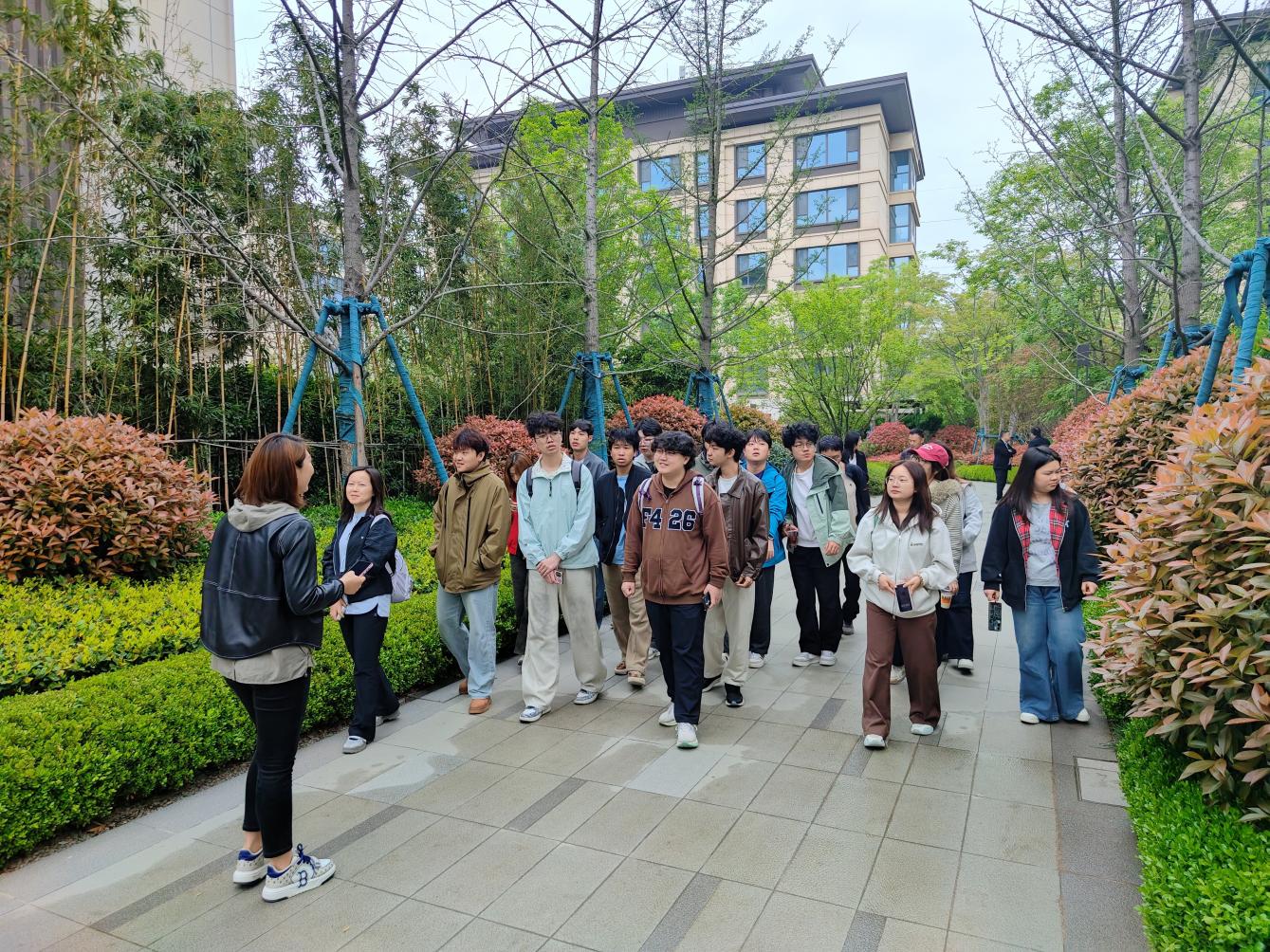 延安大学景观专业师生赴金泰东郡开展研学活动