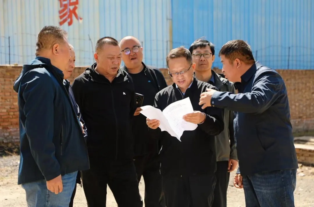 <b>万勇带队督查路域环境整治 压实责任推动沿线环境提质增效</b>