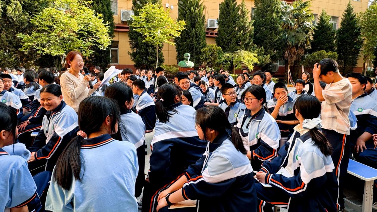 “槐园·藤韵”读书节启幕：紫藤花下书香浓 槐园学子共成长