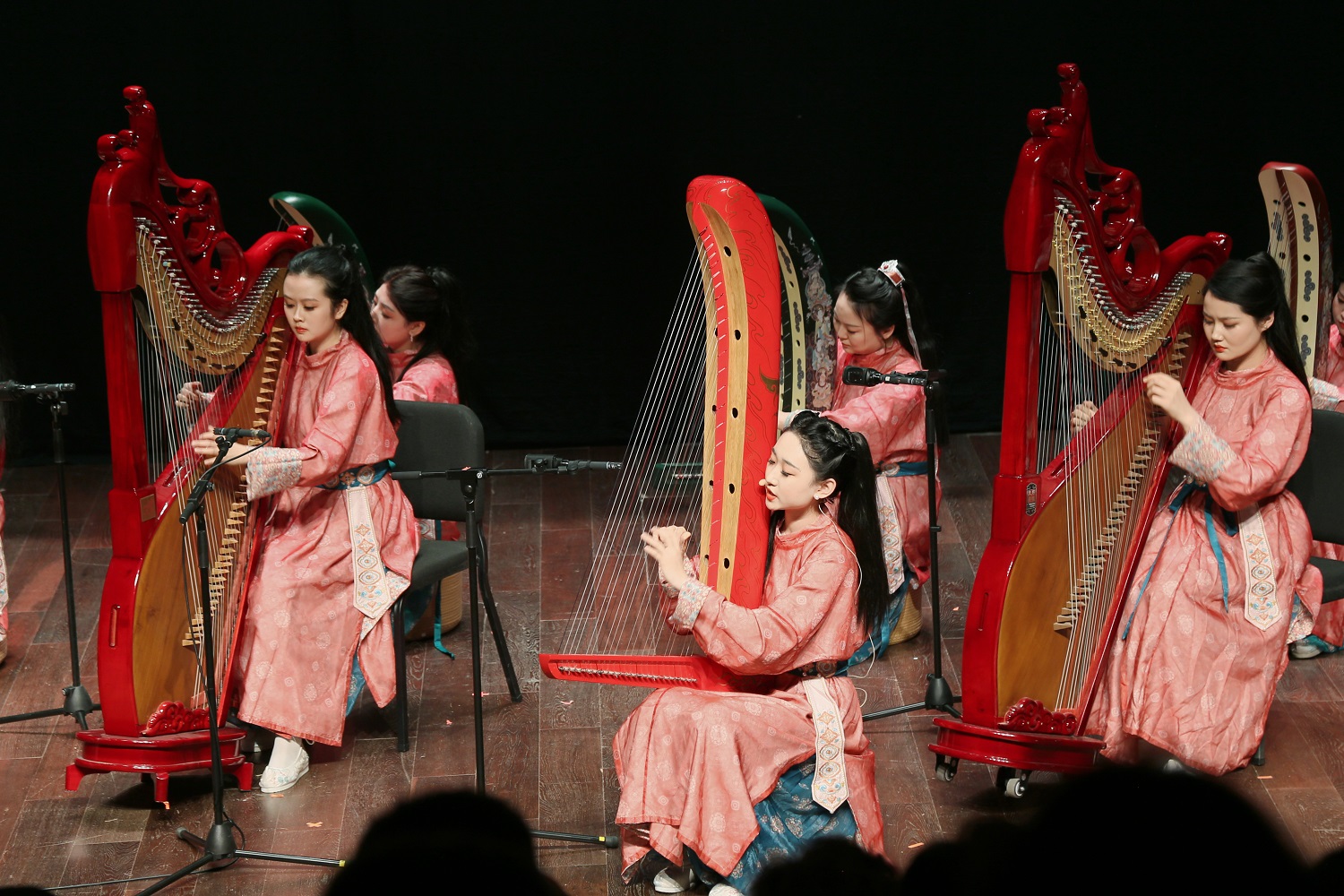 “丝路回响”箜篌音乐会在西安举行 奏响千年古韵