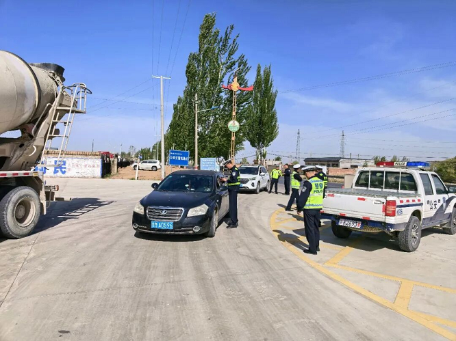 <b>异地用警！榆林市靖边、定边交警联合出击，两天查处各类交通违法94起</b>