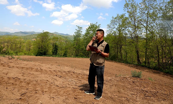 <b>铜川市宜君县云梦乡杨河村：放下“金话筒” 握紧“新农具”</b>