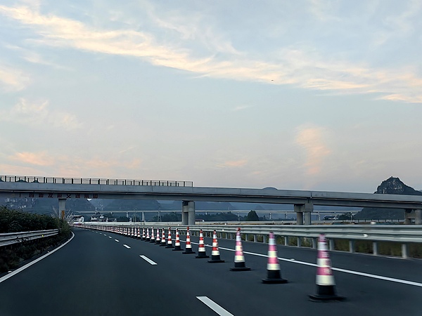6月4日起，G69银百高速一路段临时管制到年底