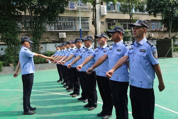  安康市汉滨公安交警：以夏季实战练兵 深化纪律作风建设