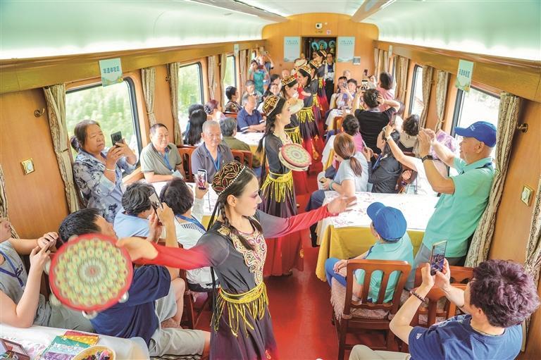 2026年首趟中国—中亚 人文旅游班列（西安—阿拉木图）开行