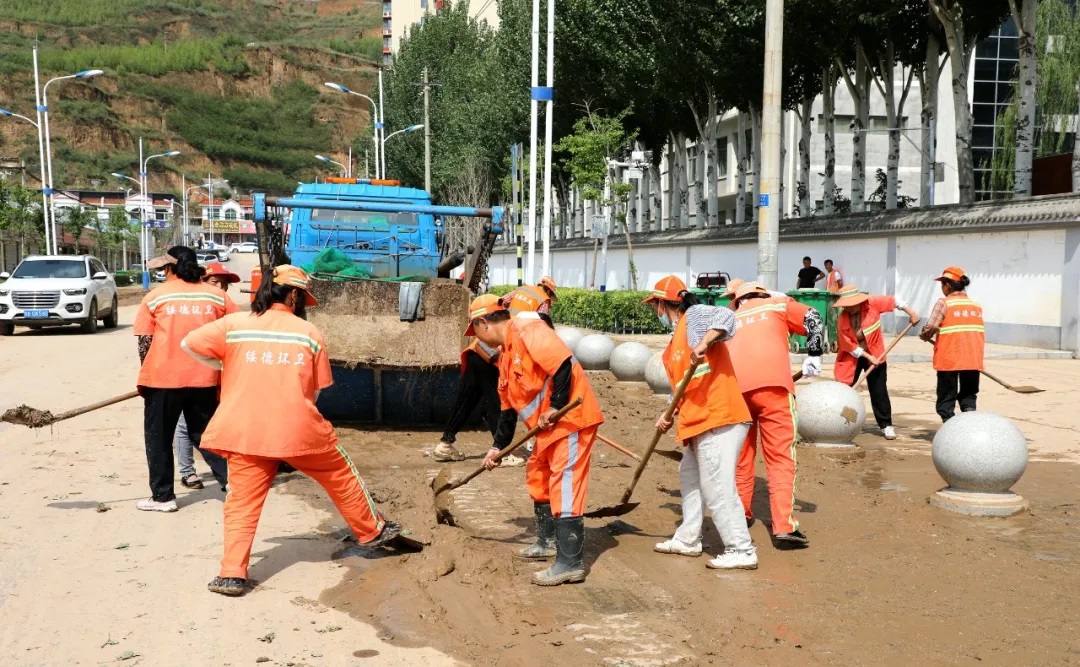 榆林市绥德县高效推进强降雨灾后清淤恢复工作