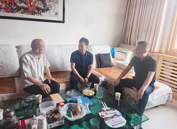 商洛市司法局开展“七一”走访慰问活动
