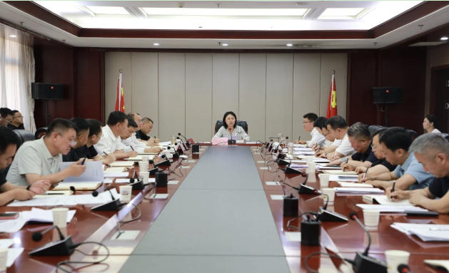 <b>延安市吴起县政府召开党组（扩大）会议</b>