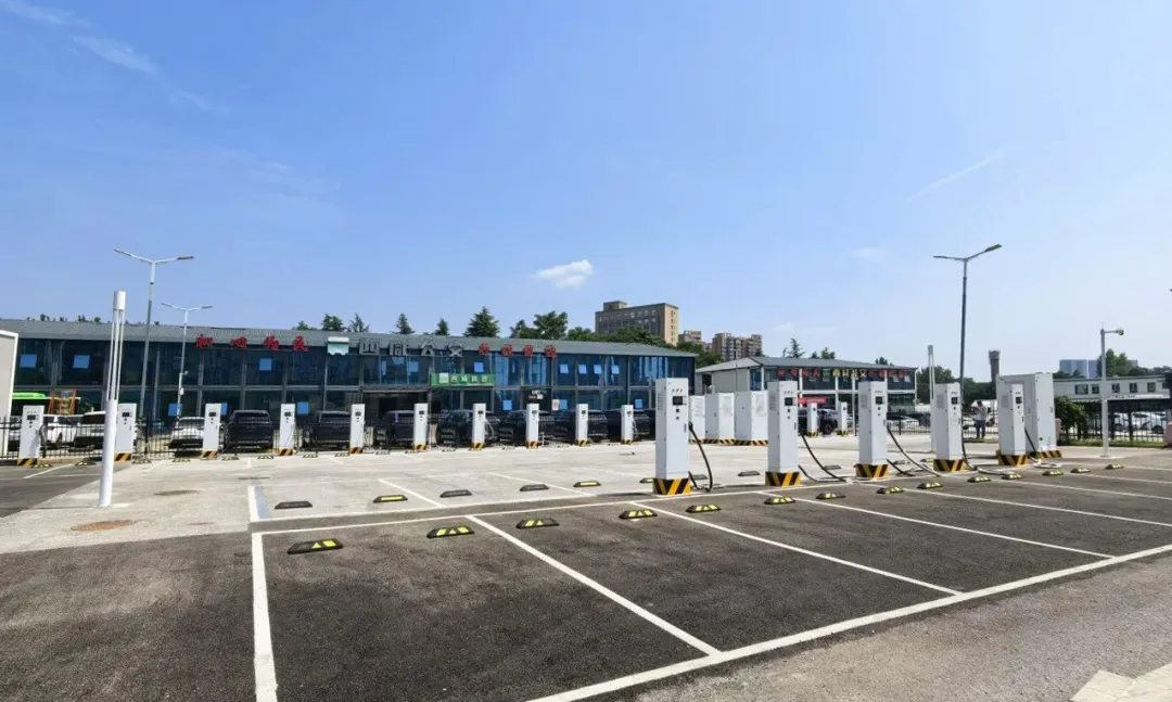 充电越来越便捷！西咸新区两座新能源充电场站投用  
