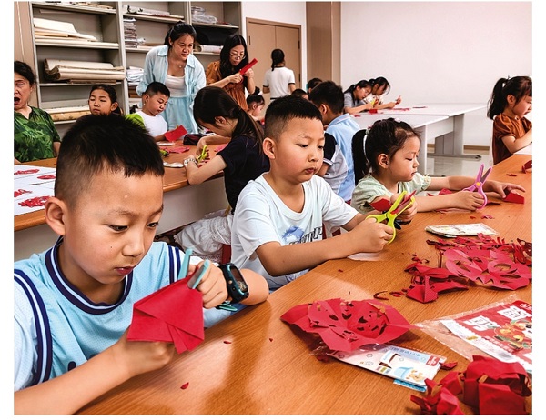 <b>商洛市柞水县开展暑期少儿非遗手工公益培训</b>