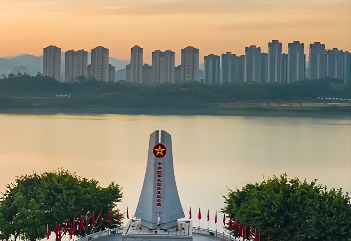 追光的你丨伟大建党精神：精神之源
