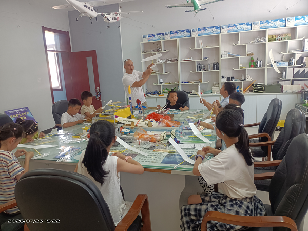 宝鸡市太白县启动暑期航模制作培训班