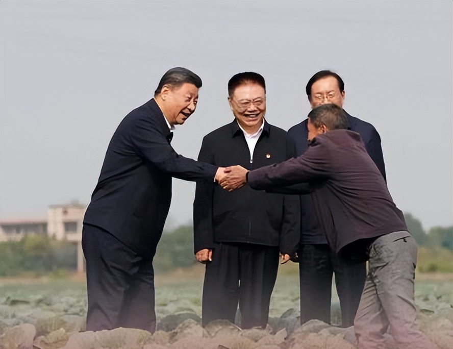 追光的你丨总书记点赞奋斗中的你我