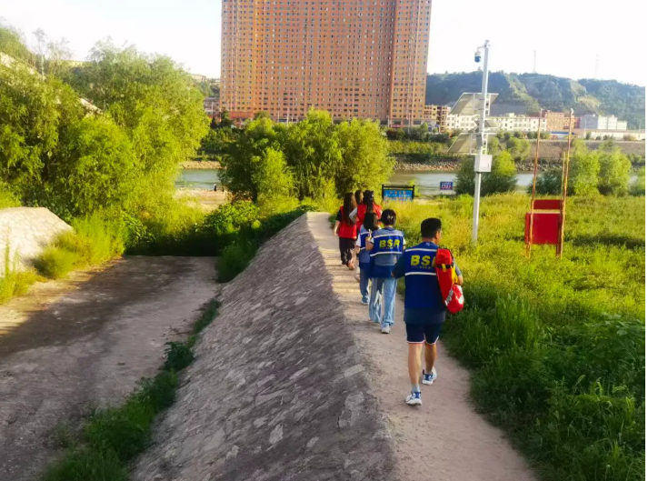 <b>黄河岸边的“志愿红”——榆林市府谷县暑期防溺水巡逻志愿服务在行动</b>