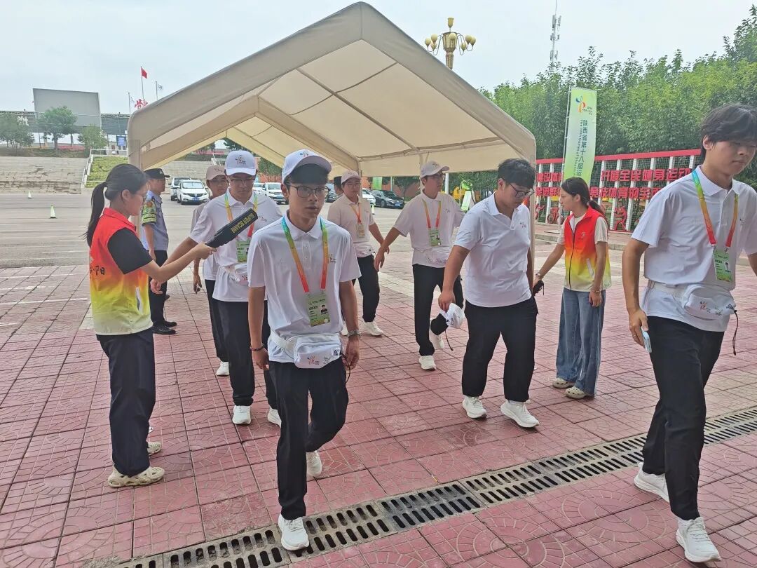 微光成炬暖古莘 志愿红映省运路——渭南合阳赛区城市志愿者服