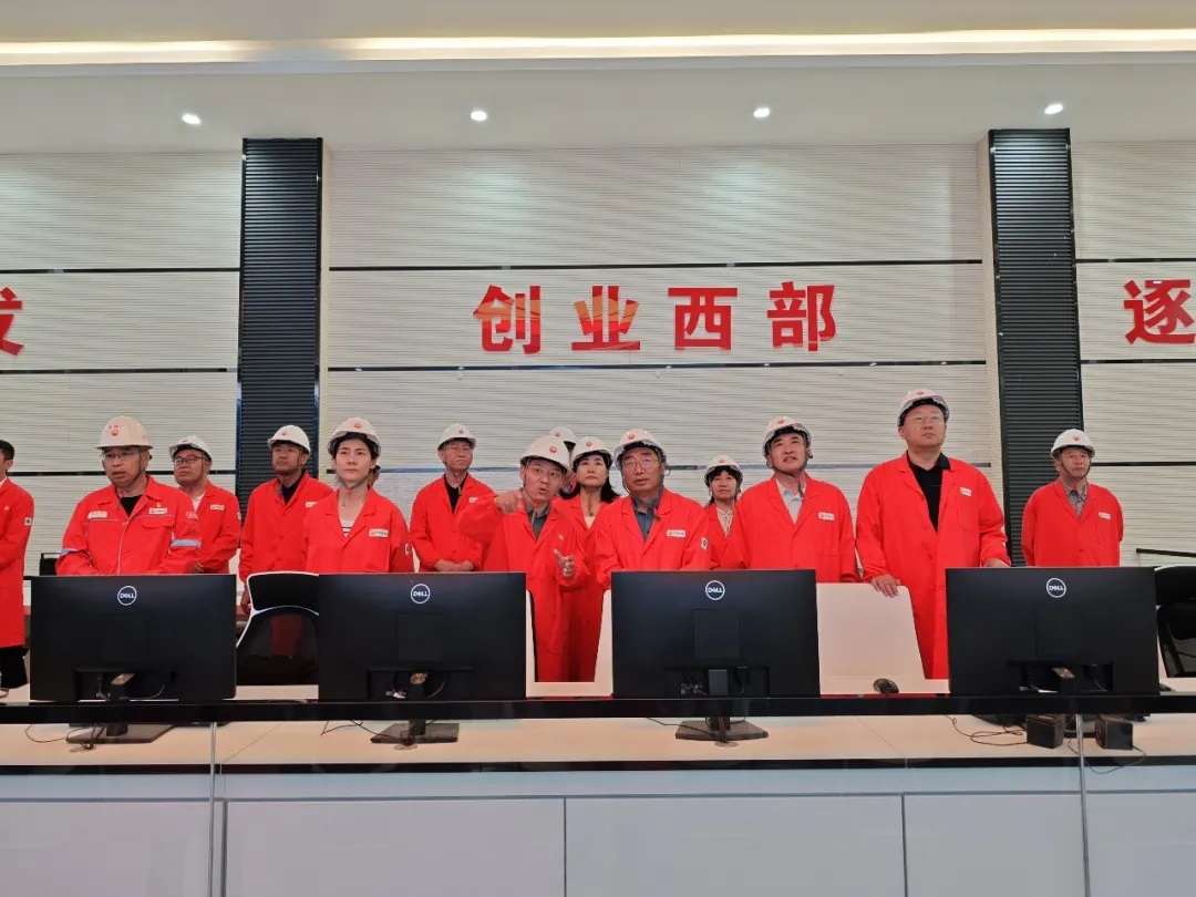 榆林市政协视察组赴佳县视察煤层气开发与利用工作