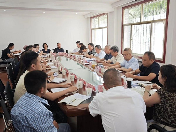 <b>汉中市委网信办组织召开“自媒体”座谈会  </b>