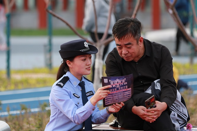 榆林市公安局高新分局：沉浸式体验“被骗”　身边人讲述“防