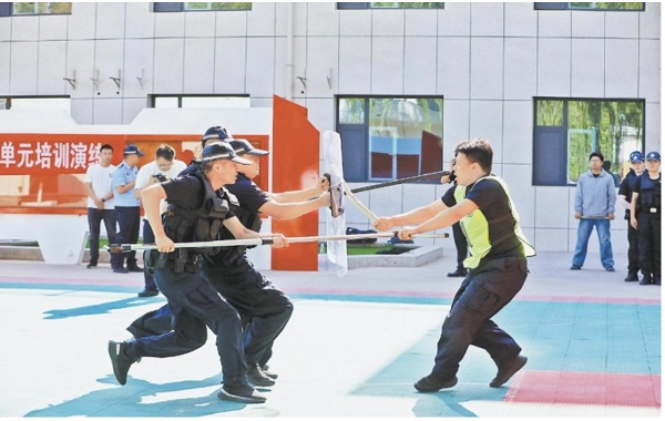 秋季开学护平安！榆林公安“护学岗”全线就位 筑牢校园安全防