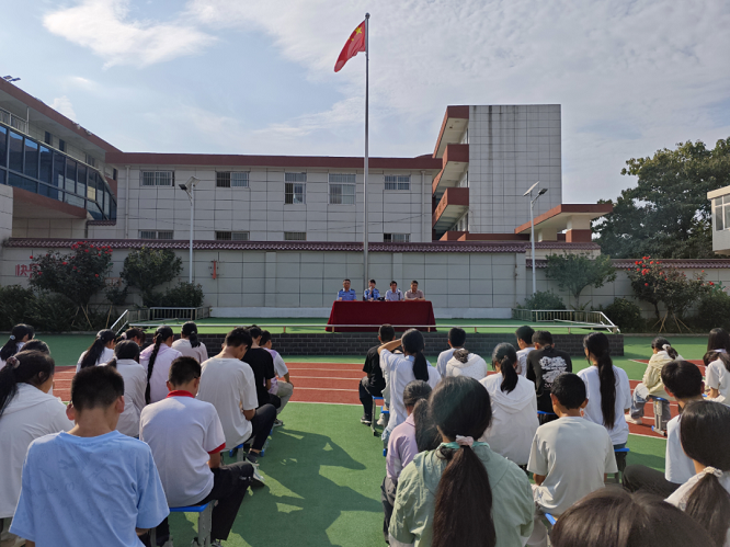 商洛市商州区司法局杨峪河司法所走进九年制学校开展法治教育