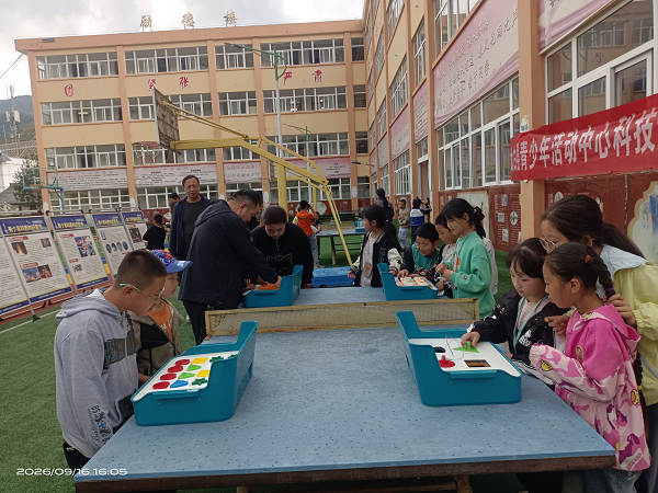 宝鸡市太白县2026年全国科普月科普大篷车走进靖口镇中心小学