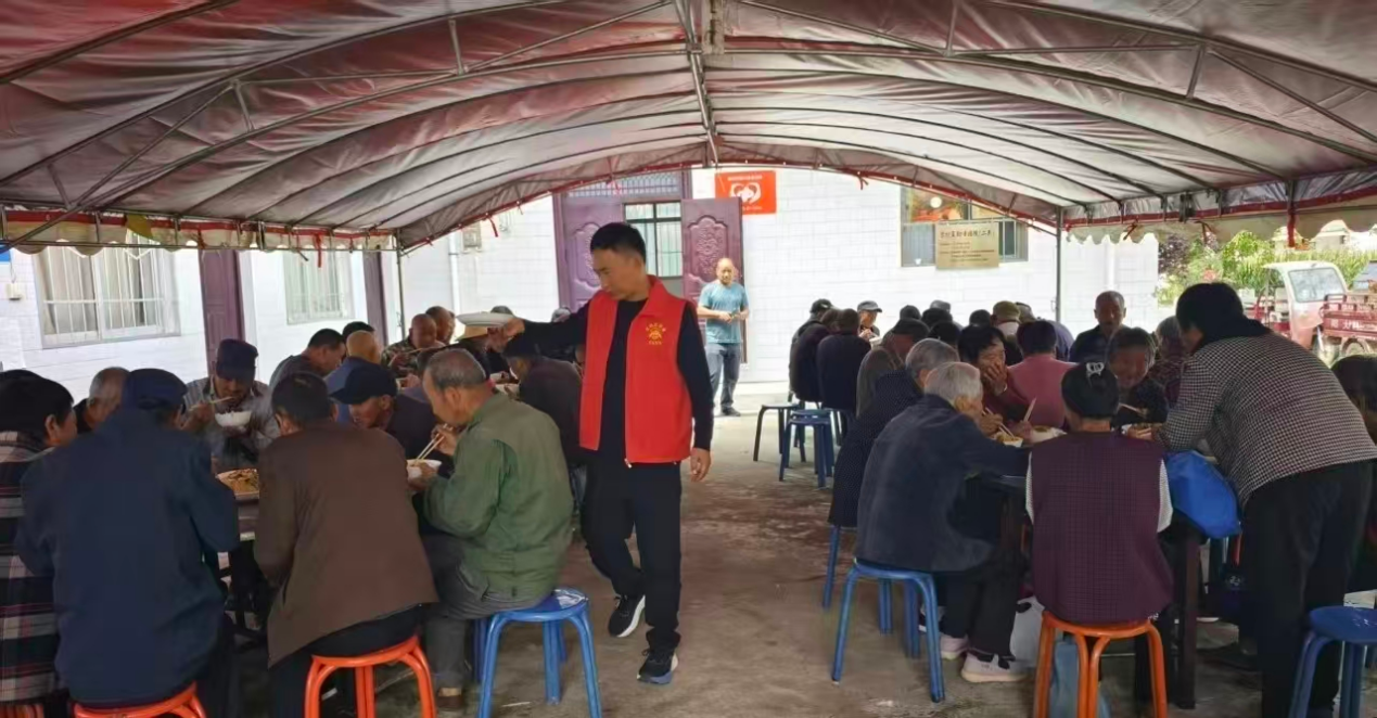 宝鸡市太白县：党建引领聚合力 志愿服务暖夕阳
