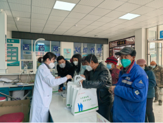 <b>神木市卫生健康局：紧“药”关头显担当 免费送药暖人心</b>