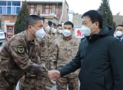 <b>李忠宏慰问驻榆部队官兵</b>